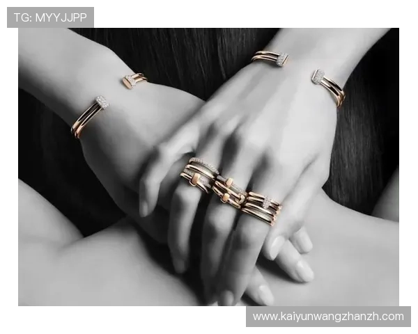 了解开云集团旗下珠宝品牌的品牌故事与发展历程，感受奢华珠宝的艺术魅力